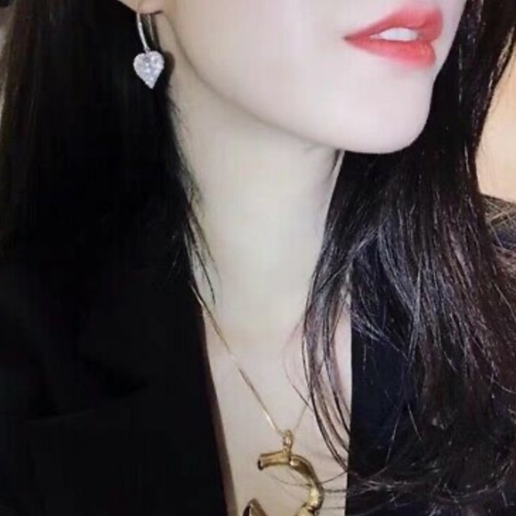 NEW White Gold Plated Heart Earrings - Picture 5 of 7